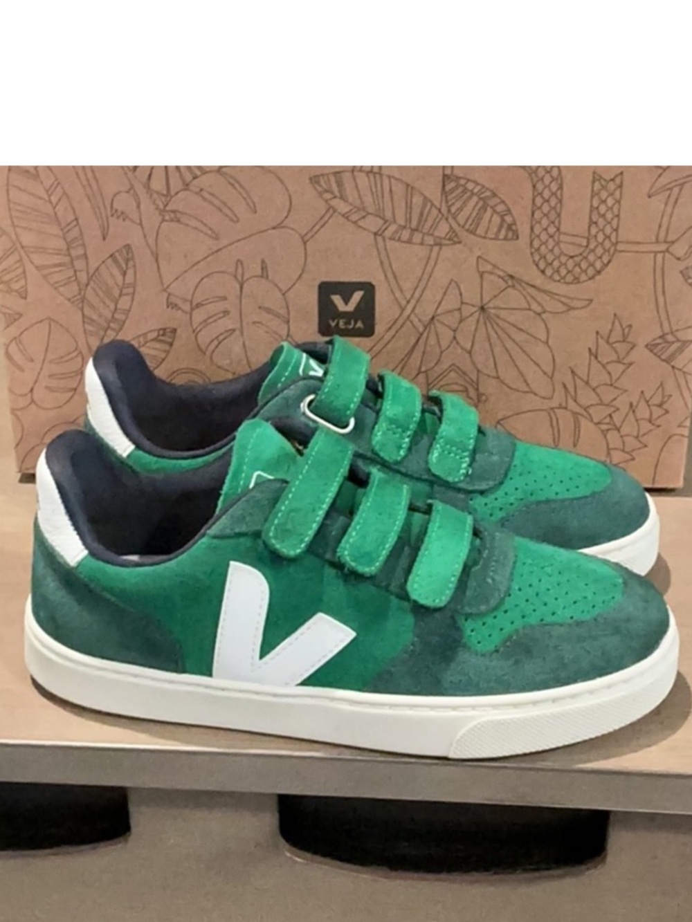Authentic Veja kids signature designer sneakers sz 4 big kids 35 Euro